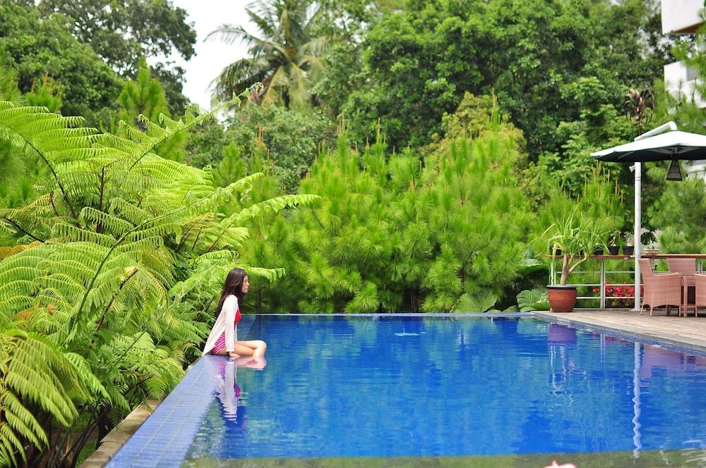House Sangkuriang Hotel Bandung Ngoại thất bức ảnh
