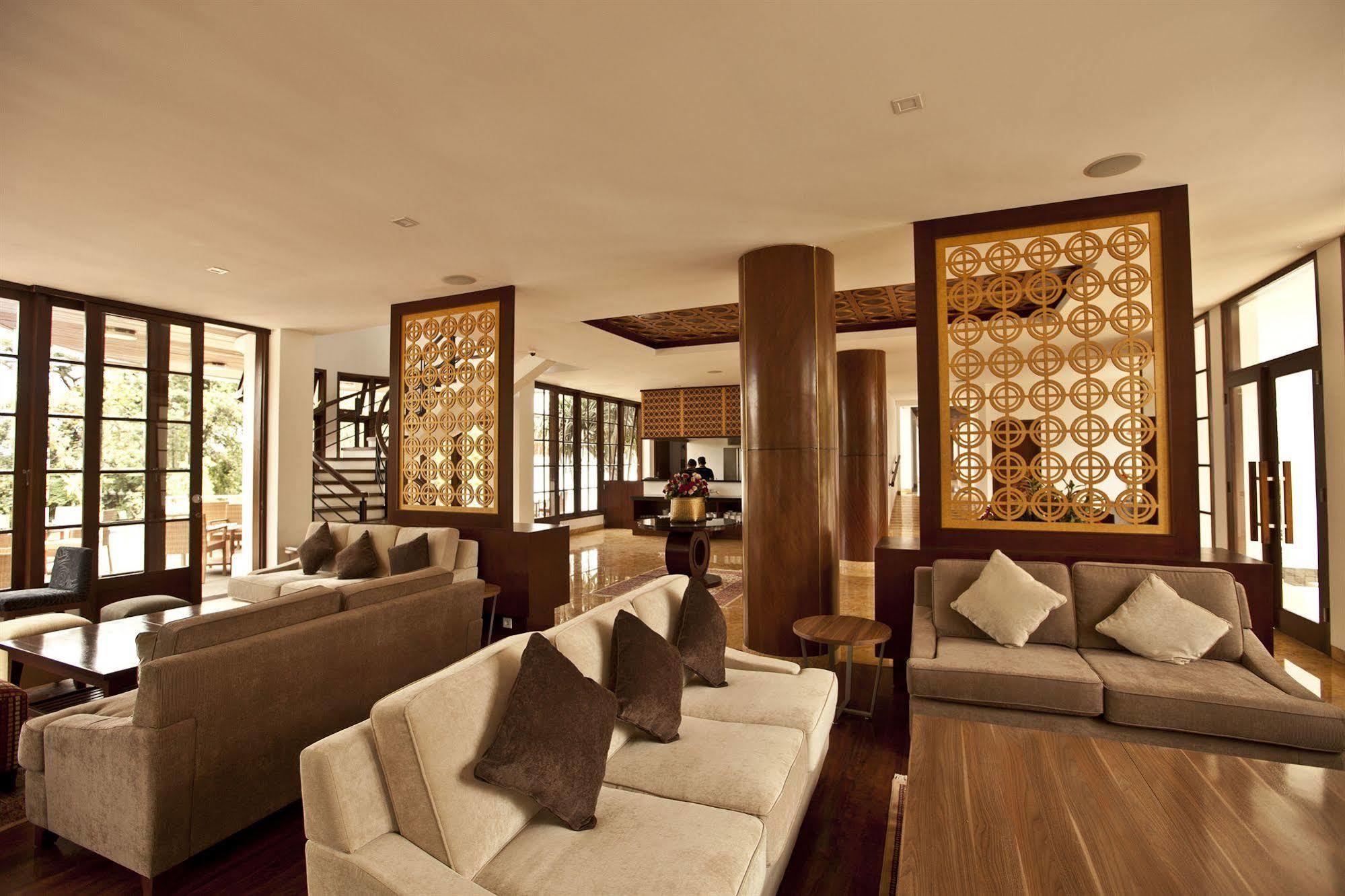 House Sangkuriang Hotel Bandung Ngoại thất bức ảnh