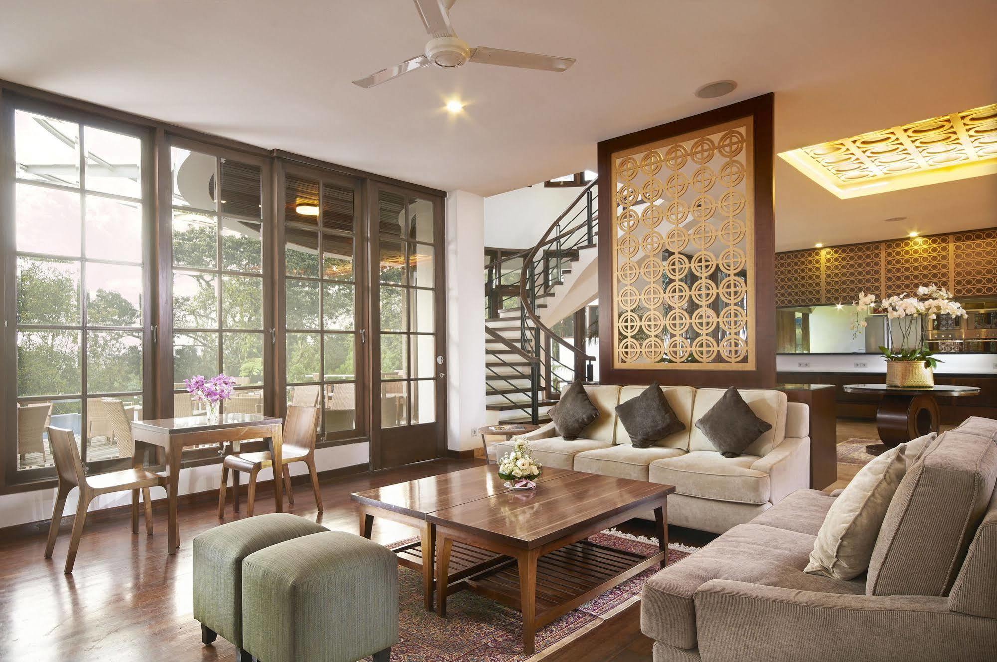 House Sangkuriang Hotel Bandung Ngoại thất bức ảnh